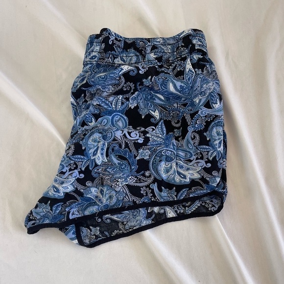 Garage Women’s Vintage Floral Print Shorts Blue/Black/White Stretchy Size L - Picture 10 of 10